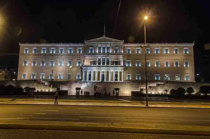 138 - Grecia - Atenas - El Parlamento - imagen nocturna